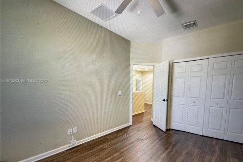 House in Port St. Lucie, Florida 4 bedrooms, 183.3 sq.m. № 2033722 - photo 19