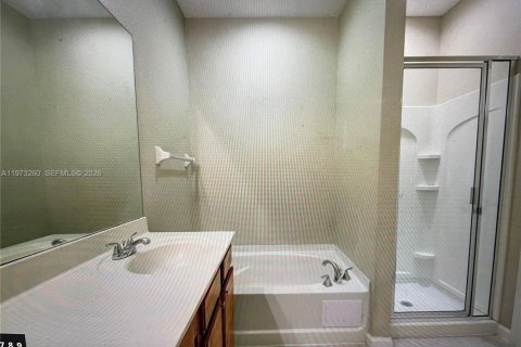 House in Port St. Lucie, Florida 4 bedrooms, 183.3 sq.m. № 2033722 - photo 18