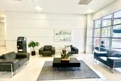 Condominio en venta en Sunny Isles Beach, Florida, 2 dormitorios, 93.37 m2 № 1934889 - foto 21