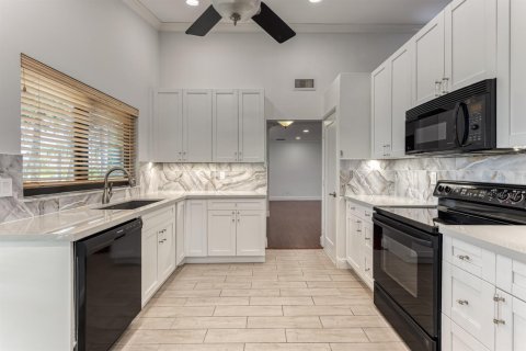 Villa ou maison à louer à Boynton Beach, Floride: 3 chambres, 154.87 m2 № 2387757 - photo 6