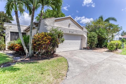 Villa ou maison à louer à Boynton Beach, Floride: 3 chambres, 154.87 m2 № 2387757 - photo 1