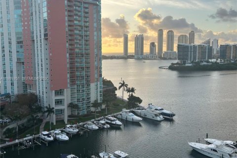 Condominio en Aventura, Florida, 2 dormitorios  № 2043227