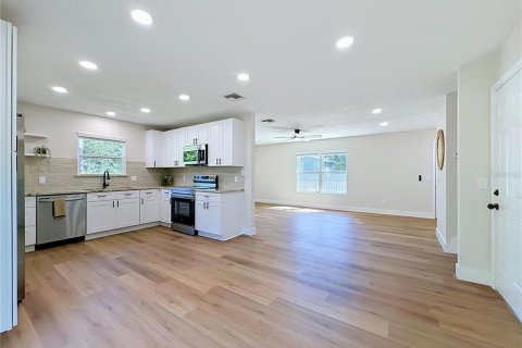 Villa ou maison à vendre à Oviedo, Floride: 3 chambres, 115.2 m2 № 2391260 - photo 17