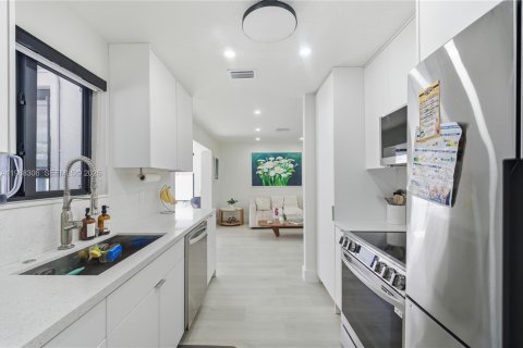 Casa en venta en Hollywood, Florida, 3 dormitorios, 121.14 m2 № 2031631 - foto 13