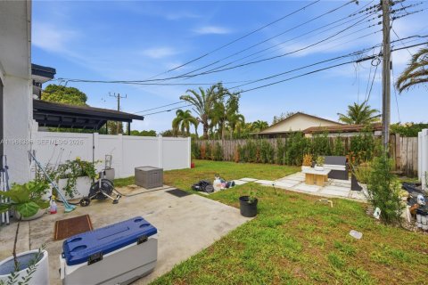 Casa en venta en Hollywood, Florida, 3 dormitorios, 121.14 m2 № 2031631 - foto 17