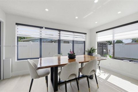 Casa en venta en Hollywood, Florida, 3 dormitorios, 121.14 m2 № 2031631 - foto 16