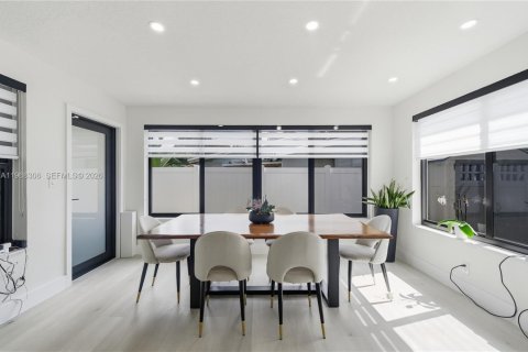 Casa en venta en Hollywood, Florida, 3 dormitorios, 121.14 m2 № 2031631 - foto 15