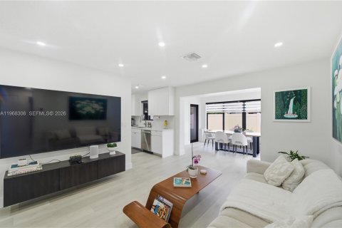 Casa en venta en Hollywood, Florida, 3 dormitorios, 121.14 m2 № 2031631 - foto 10