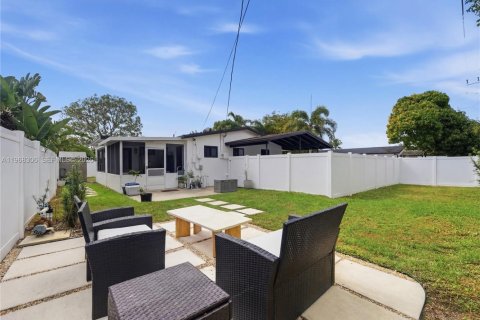 Casa en venta en Hollywood, Florida, 3 dormitorios, 121.14 m2 № 2031631 - foto 19