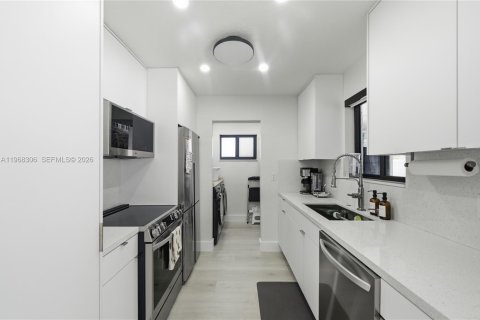 Casa en venta en Hollywood, Florida, 3 dormitorios, 121.14 m2 № 2031631 - foto 11