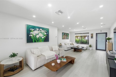 Casa en venta en Hollywood, Florida, 3 dormitorios, 121.14 m2 № 2031631 - foto 9