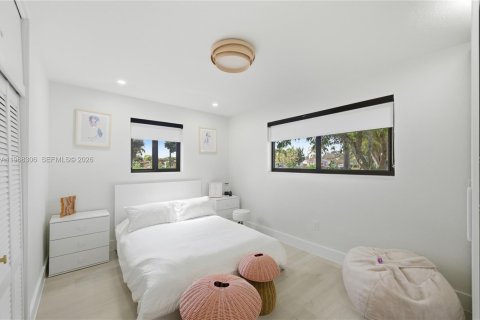 Casa en venta en Hollywood, Florida, 3 dormitorios, 121.14 m2 № 2031631 - foto 4