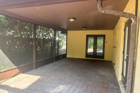 Villa ou maison à vendre à Tampa, Floride: 3 chambres, 129.69 m2 № 2306144 - photo 17