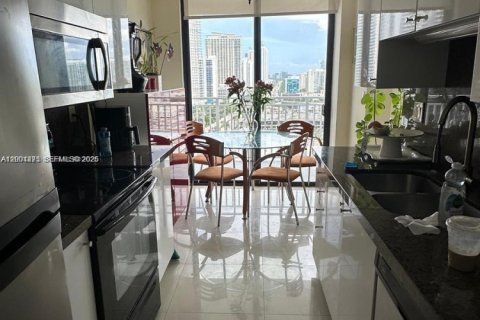 Condo in Sunny Isles Beach, Florida, 2 bedrooms  № 2065378 - photo 4