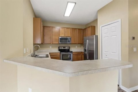 House in Zephyrhills, Florida 3 bedrooms, 131.92 sq.m. № 1219939 - photo 7