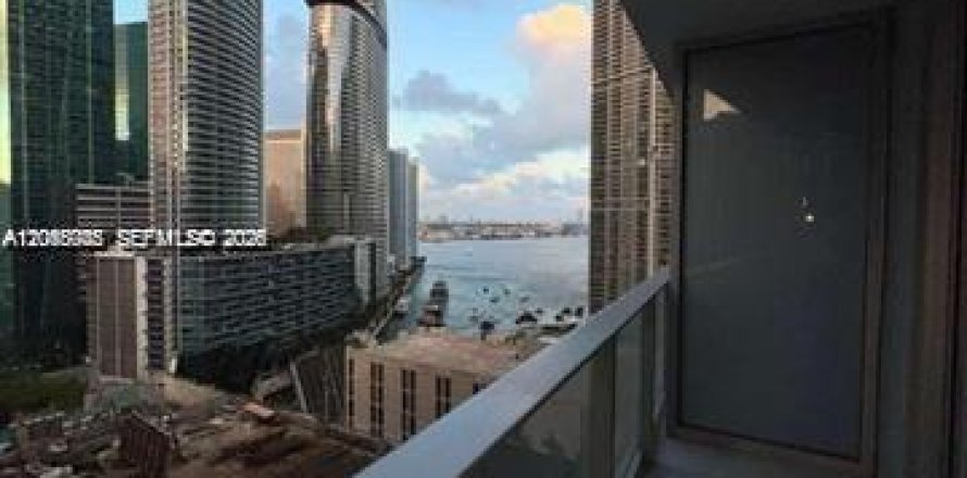 Studio à Condo à Miami, Floride  № 2279140