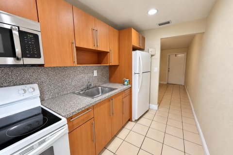 Appartement à louer à Lauderhill, Floride: 1 chambre, 205.78 m2 № 2439297 - photo 14