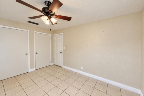 Appartement à louer à Lauderhill, Floride: 1 chambre, 205.78 m2 № 2439297 - photo 2
