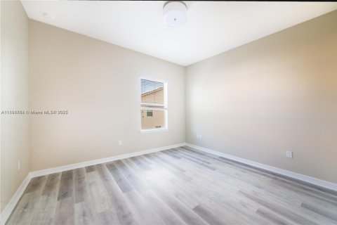 Adosado en alquiler en Hollywood, Florida, 3 dormitorios, 164.25 m2 № 1944138 - foto 18