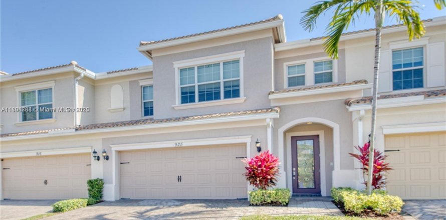Adosado en Hollywood, Florida 3 dormitorios, 164.25 m2 № 1944138