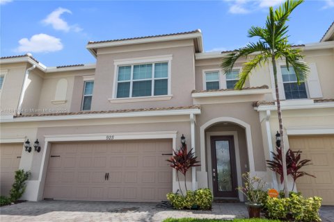 Adosado en alquiler en Hollywood, Florida, 3 dormitorios, 164.25 m2 № 1944138 - foto 2