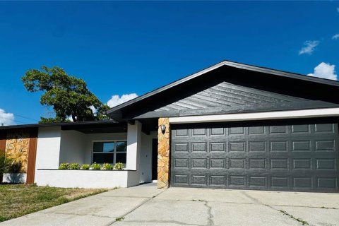 Casa en Port Richey, Florida 3 dormitorios, 137.5 m2 № 2111502