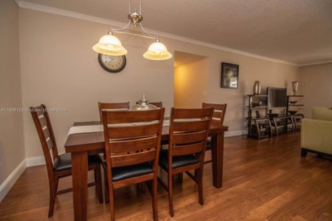 Condominio en venta en Hallandale Beach, Florida, 2 dormitorios, 130.06 m2 № 1864780 - foto 6