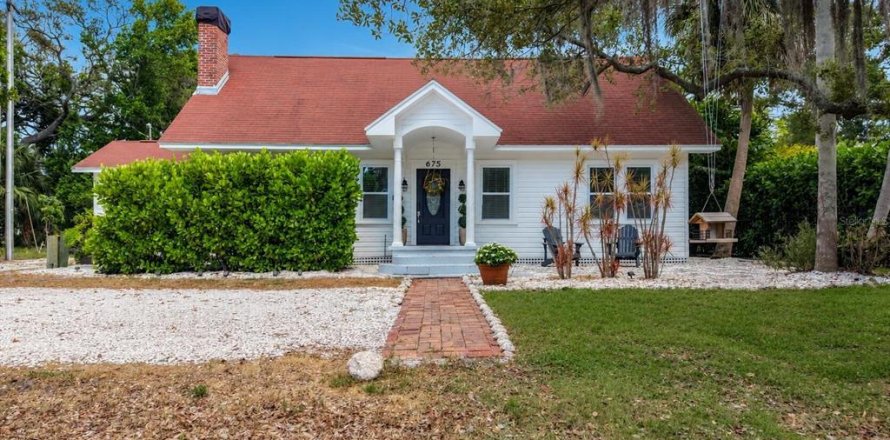 House in Palm Harbor, Florida 3 bedrooms, 226.31 sq.m. № 2215706