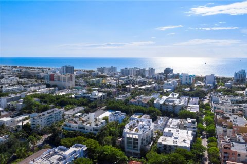 Condominio en venta en Miami Beach, Florida, 2 dormitorios, 117.71 m2 № 1978753 - foto 16