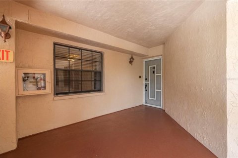 Condo in Punta Gorda, Florida, 2 bedrooms  № 2228310 - photo 5