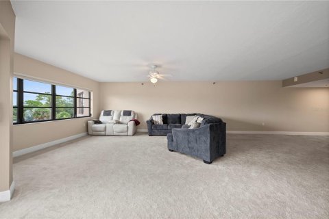 Condo in Punta Gorda, Florida, 2 bedrooms  № 2228310 - photo 11