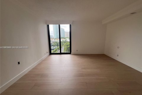 Copropriété à louer à Aventura, Floride: 2 chambres, 169.55 m2 № 2000177 - photo 17