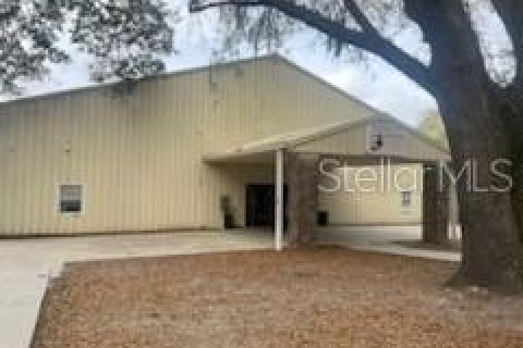Commercial property in Apopka, Florida 1096.71 sq.m. № 1581078 - photo 1