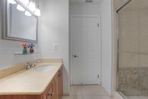 Townhouse in Doral, Florida 3 bedrooms, 159.05 sq.m. № 1962614 - photo 27