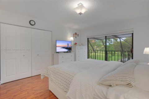 Townhouse in Doral, Florida 3 bedrooms, 159.05 sq.m. № 1962614 - photo 25