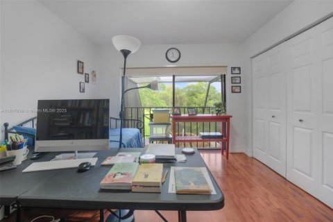 Townhouse in Doral, Florida 3 bedrooms, 159.05 sq.m. № 1962614 - photo 30