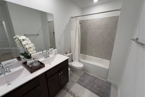 Touwnhouse à louer à Homestead, Floride: 4 chambres, 169.64 m2 № 1998316 - photo 18