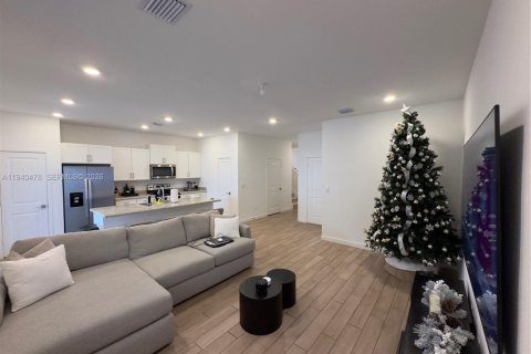 Touwnhouse à louer à Homestead, Floride: 4 chambres, 169.64 m2 № 1998316 - photo 7