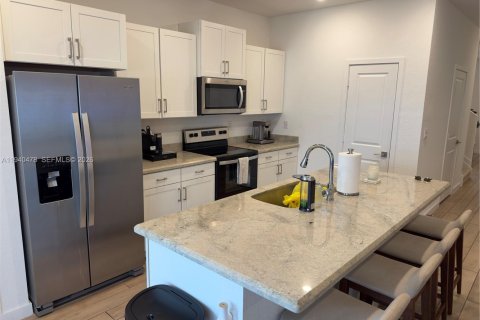 Touwnhouse à louer à Homestead, Floride: 4 chambres, 169.64 m2 № 1998316 - photo 3