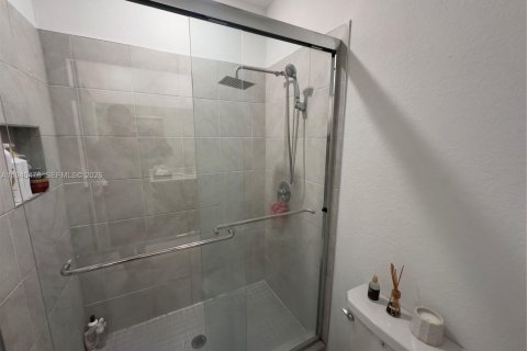 Touwnhouse à louer à Homestead, Floride: 4 chambres, 169.64 m2 № 1998316 - photo 11