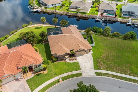 Casa en venta en North Port, Florida, 4 dormitorios, 250.46 m2 № 2215367 - foto 7