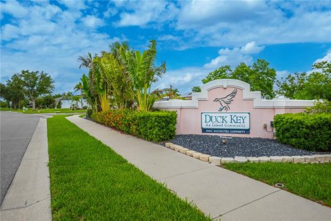 Casa en venta en North Port, Florida, 4 dormitorios, 250.46 m2 № 2215367 - foto 6