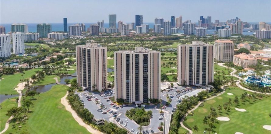 Condo in Aventura, Florida, 1 bedroom  № 2055488