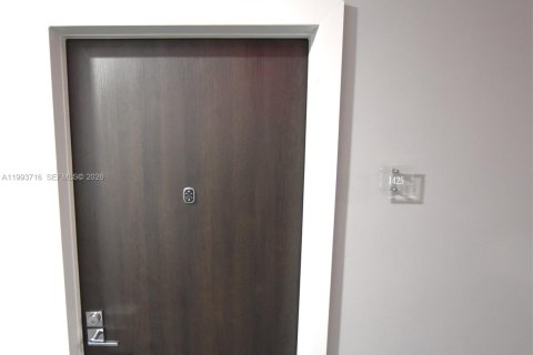 Condo in Aventura, Florida, 1 bedroom  № 2055488 - photo 12