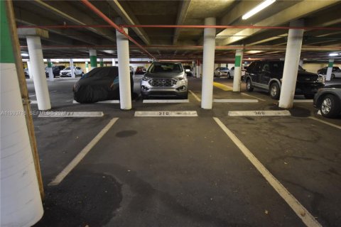 Condo in Aventura, Florida, 1 bedroom  № 2055488 - photo 29