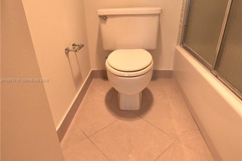 Condo in Aventura, Florida, 1 bedroom  № 2055488 - photo 21