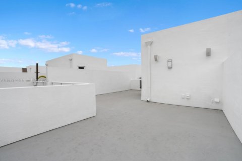 Condo in Fort Lauderdale, Florida, 3 bedrooms  № 1890158 - photo 16