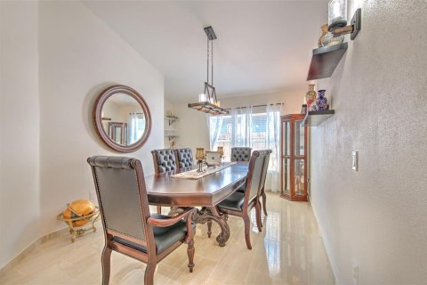 Villa ou maison à vendre à Wesley Chapel, Floride: 4 chambres, 170.1 m2 № 1807009 - photo 10