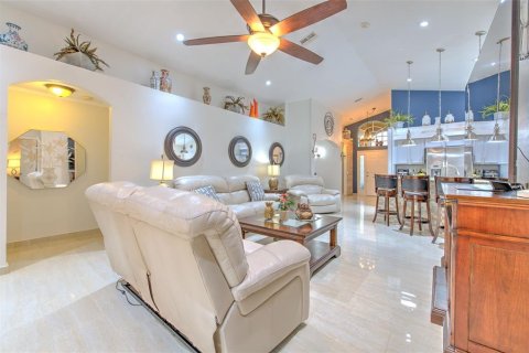 Villa ou maison à vendre à Wesley Chapel, Floride: 4 chambres, 170.1 m2 № 1807009 - photo 17