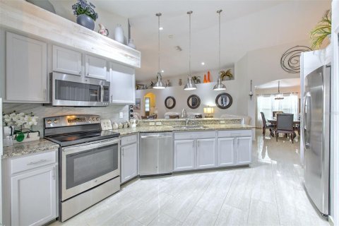 Villa ou maison à vendre à Wesley Chapel, Floride: 4 chambres, 170.1 m2 № 1807009 - photo 7